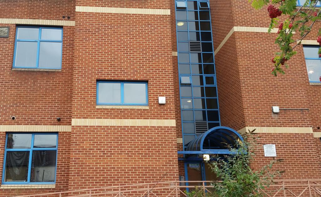 Comfortable Swindon Town Centre Apartments, Free Parking, Sleeps Up To 8 Kamer foto