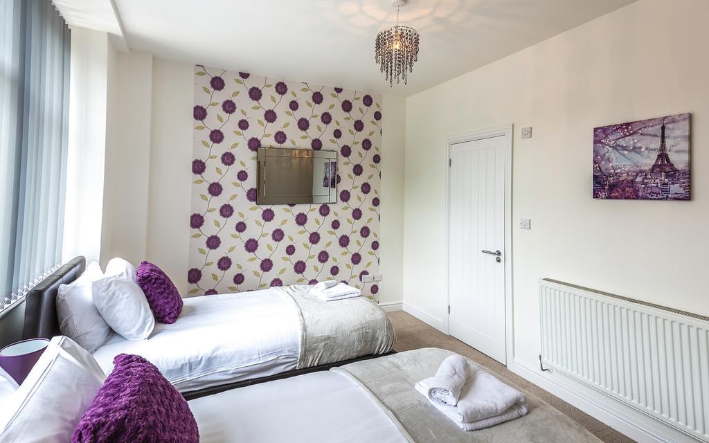 Comfortable Swindon Town Centre Apartments, Free Parking, Sleeps Up To 8 Buitenkant foto